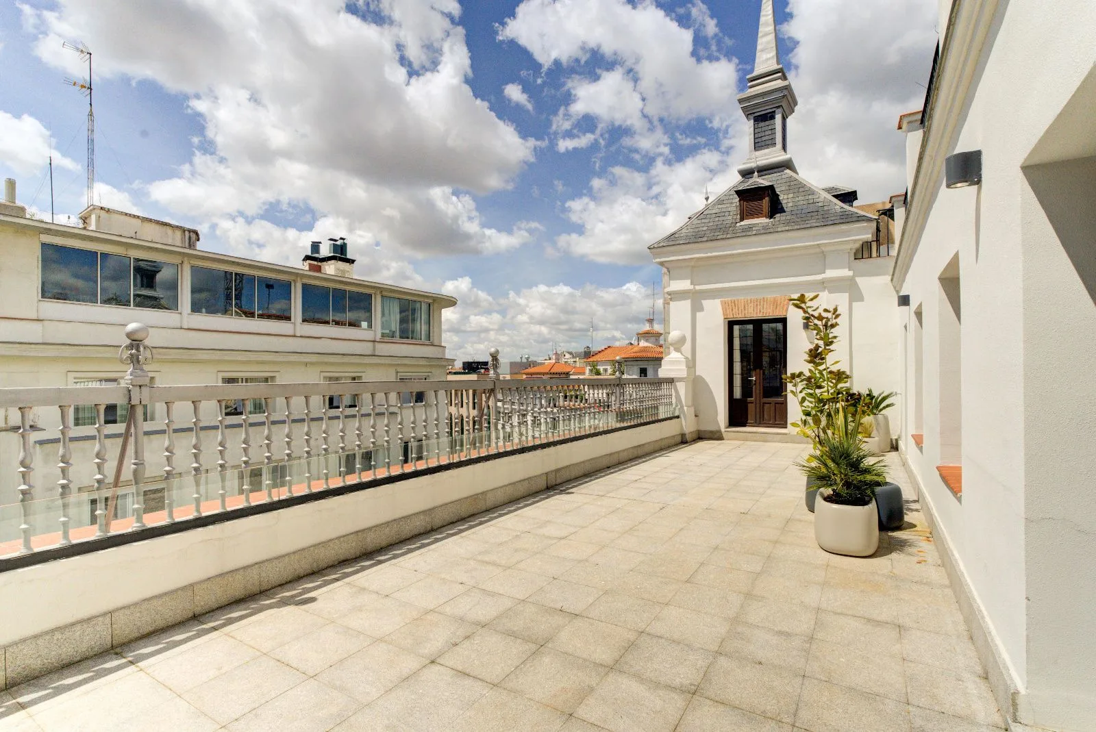 Ático en venta en finca señorial en Calle del General Oráa