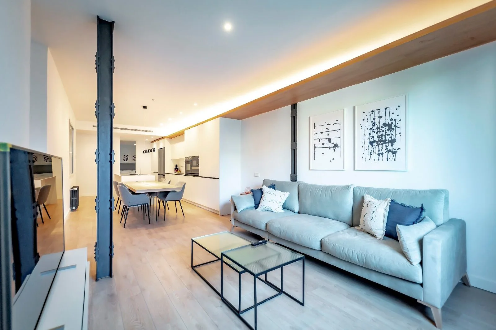 Amplio piso reformado de tres habitaciones en Lista