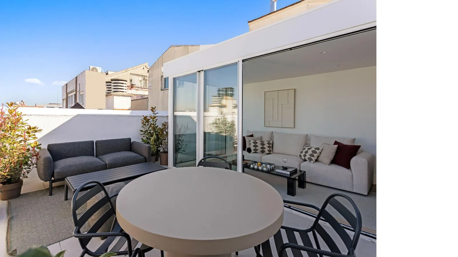 Ático reformado con terraza en Goya, Salamanca
