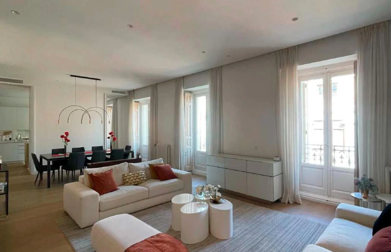 Piso en Jerónimos con 10 balcones y 4 suites exclusivas
