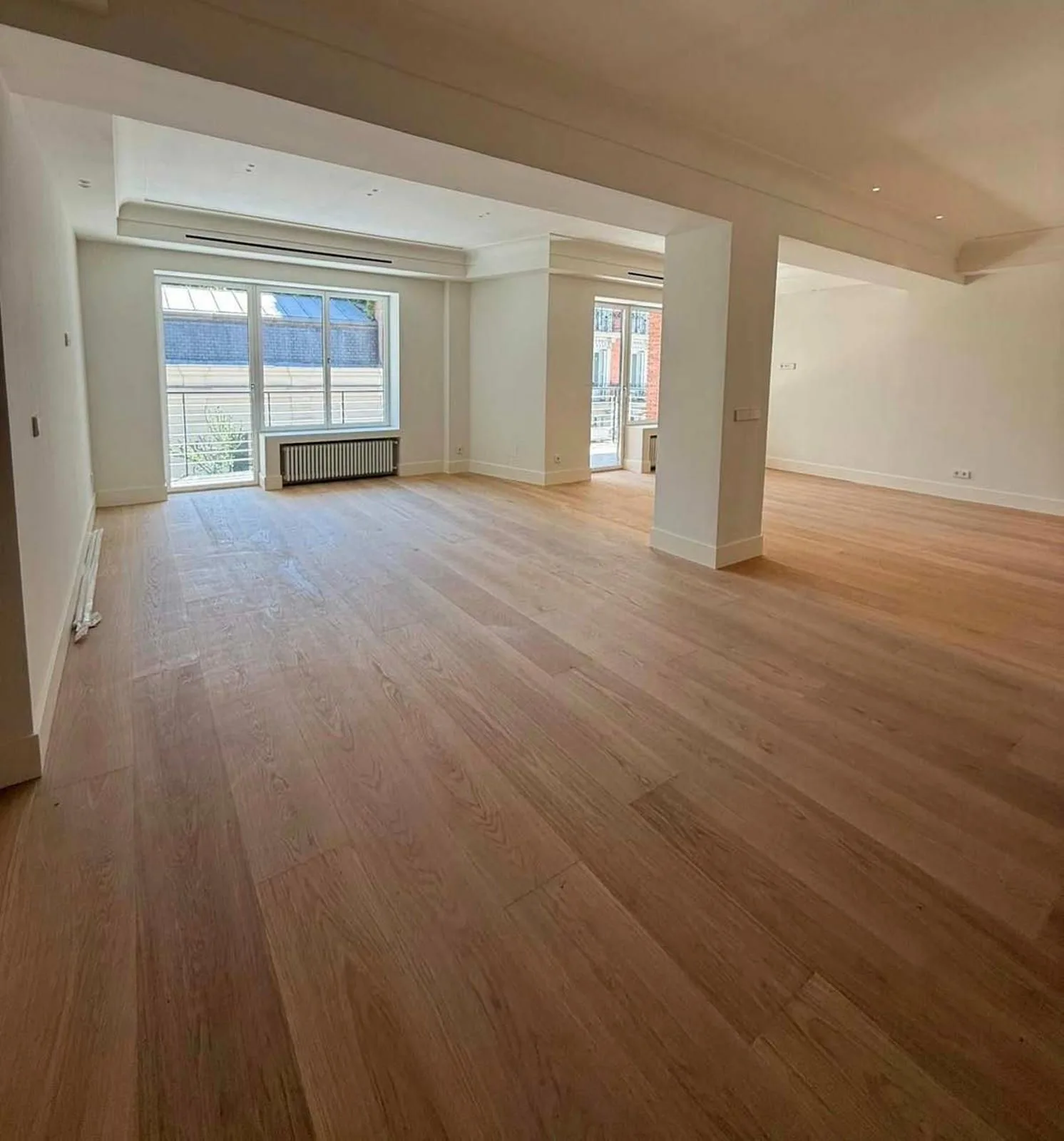 Piso reformado con dos terrazas en Recoletos